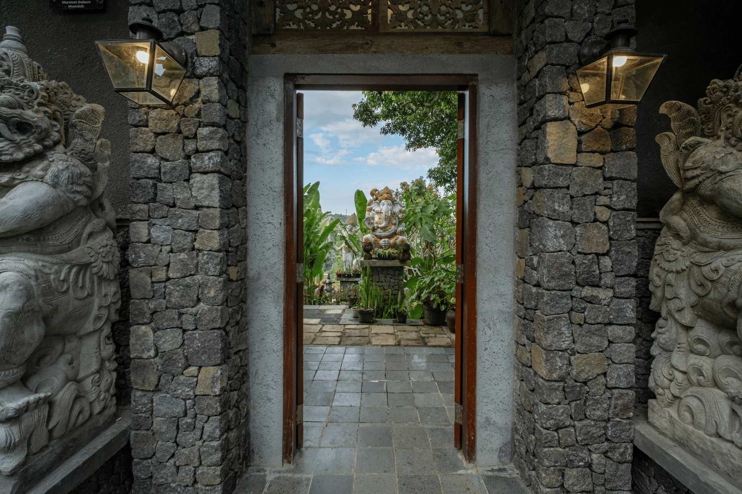 Munduk Harvest Palace - Entrance 3.jpg
