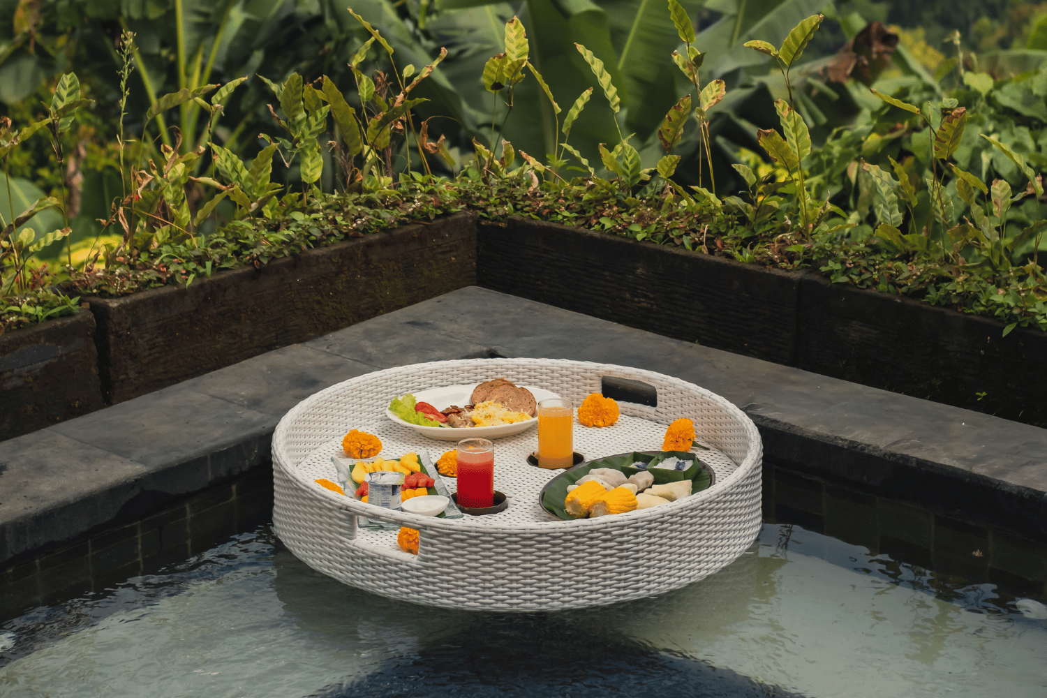 Munduk Harvest Palace - Experience - Floating Breakfast